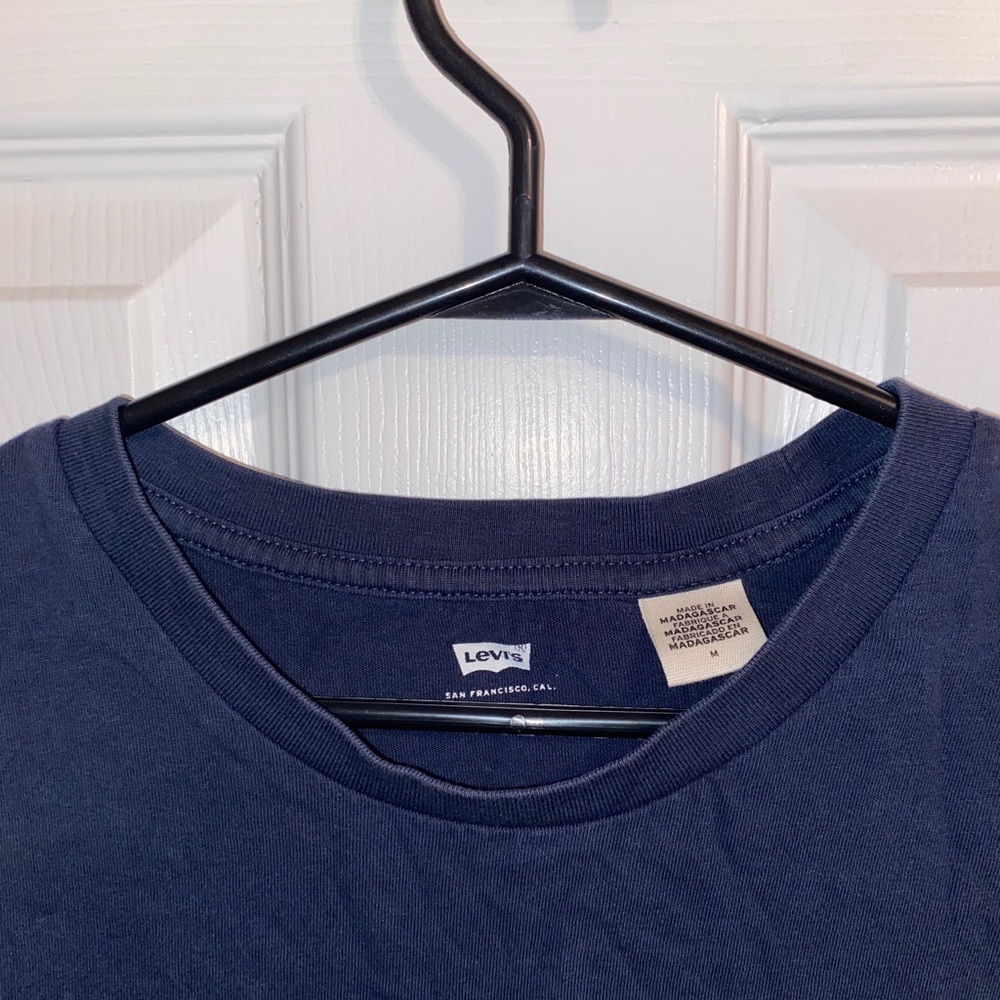 Levi’s Crop Top - Picture 2 of 2